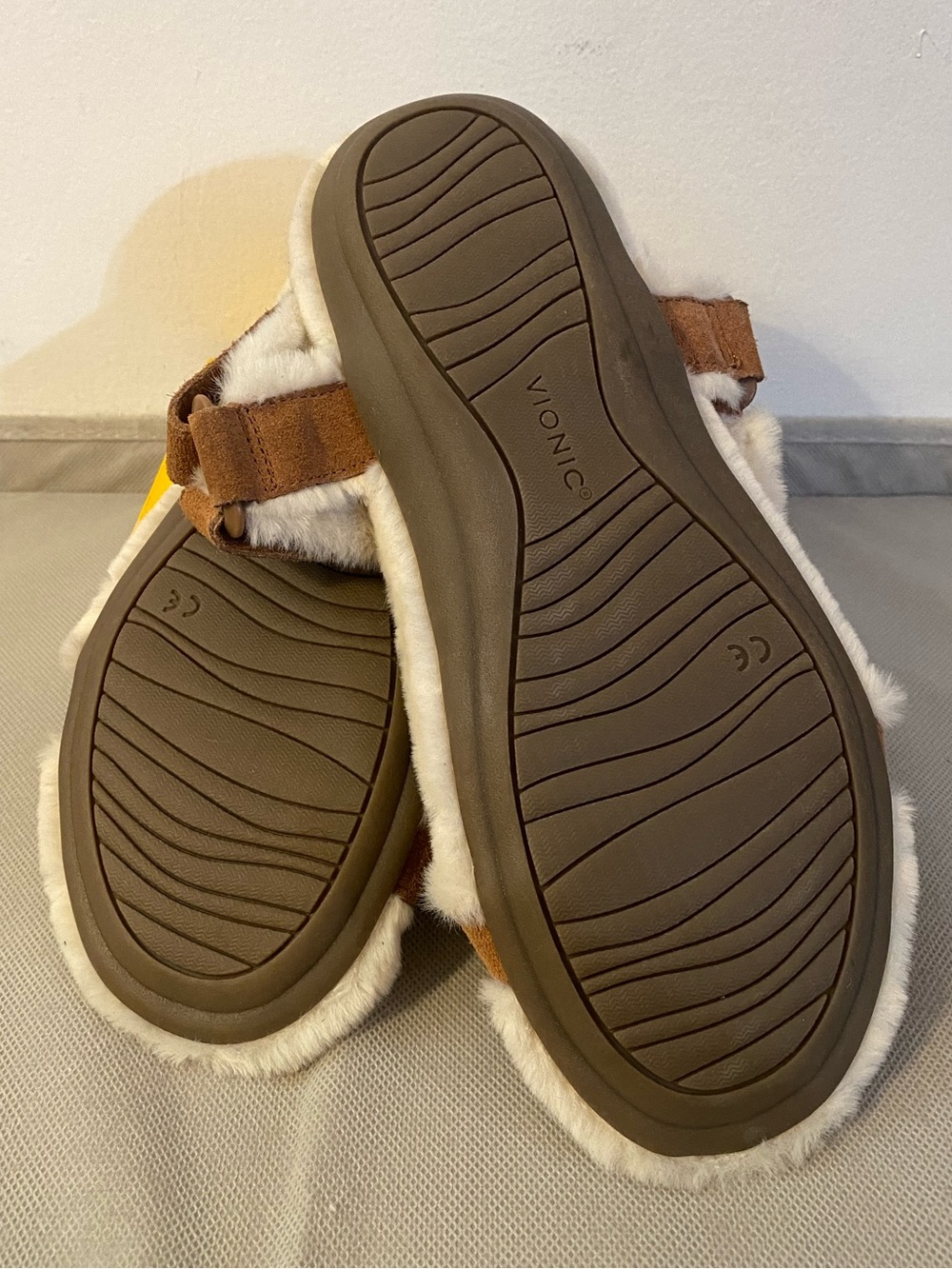 Vionic slipper - Picture 4 of 4